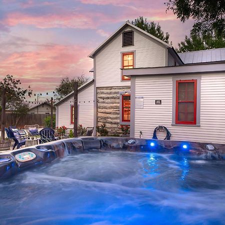 Katarina Haus - Hot Tub & Fire Pit Villa Fredericksburg Eksteriør billede
